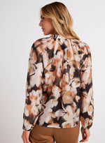 Load image into Gallery viewer, Bella Dahl - Long Sleeve Shirred Raglan Shirt - Harvest Floral Print
