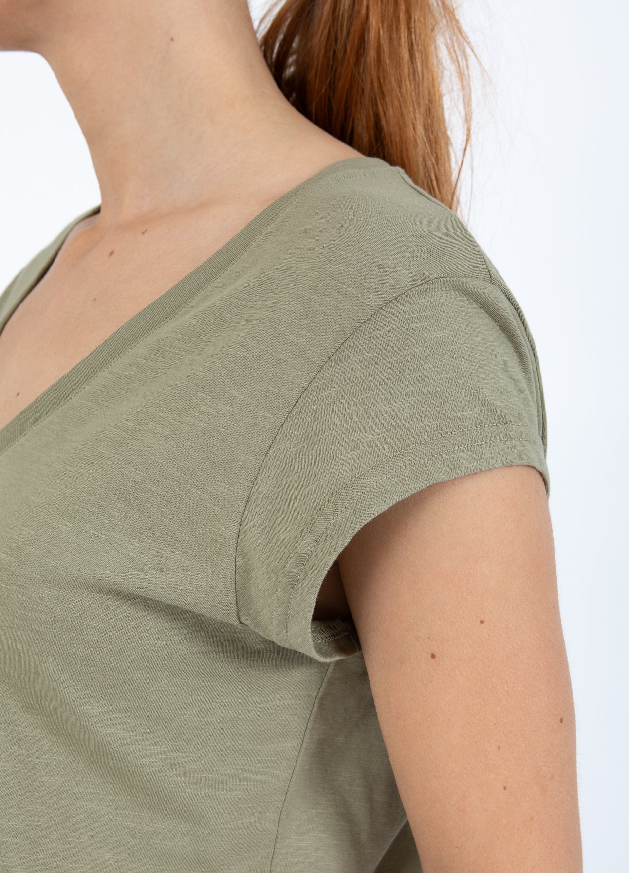 Coster Copenhagen - Heart Basic V Neck T Shirt - Dusty Olive