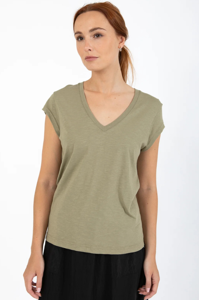 Coster Copenhagen - Heart Basic V Neck T Shirt - Dusty Olive