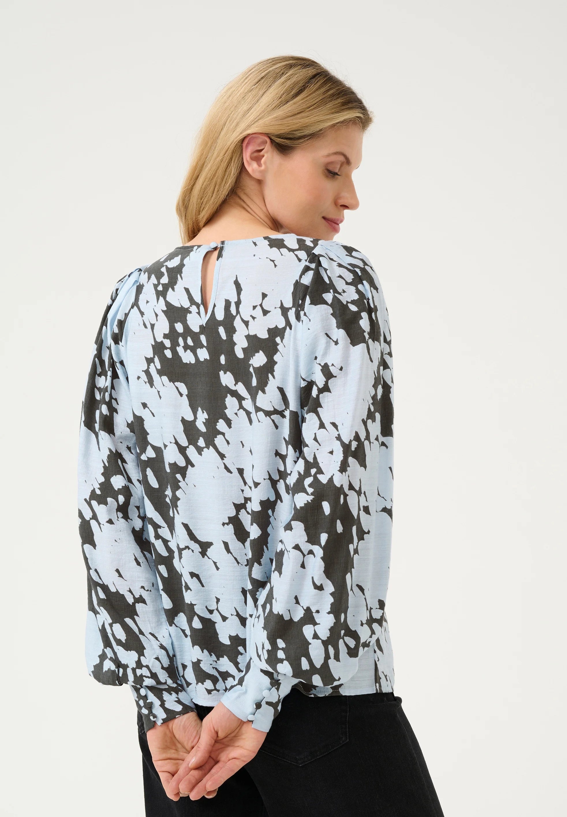 Kaffe - KALouise Blouse - Grey Blue Graphic Cloud