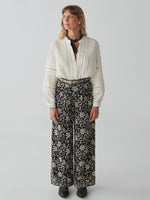 Load image into Gallery viewer, Maison Hotel - Angela Blouse - Meringe Garden Cream
