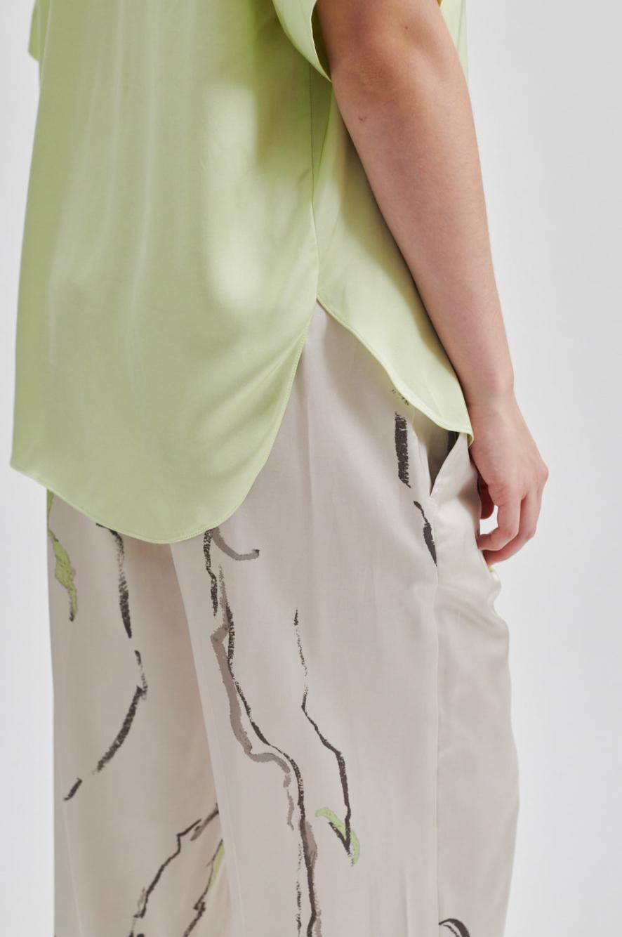 Second Female - Bardi Sateen Short Sleeve Blouse - Shadow Lime