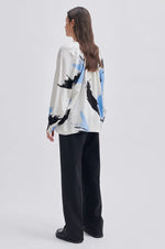 Load image into Gallery viewer, Second Female - Josie Graphic Print Blouse - Open Air
