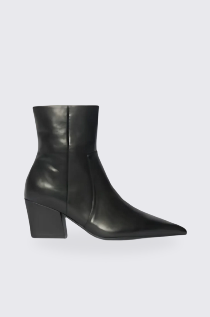 Zoe Kratzmann - Penchant Boot - Black