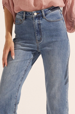 Load image into Gallery viewer, Zoe Kratzmann - Maverick Jean - Mid Wash Denim
